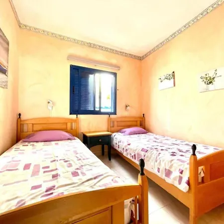 Timanfaya Two Bedroom Apartment With Wifi, Sea Views In Punta Mujeres *