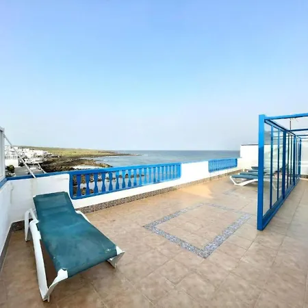 Timanfaya Two Bedroom Apartment With Wifi, Sea Views In Punta Mujeres Apartmán *