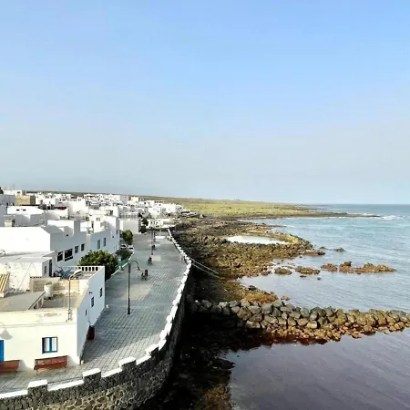 Timanfaya Two Bedroom Apartment With Wifi, Sea Views In Punta Mujeres Apartmán